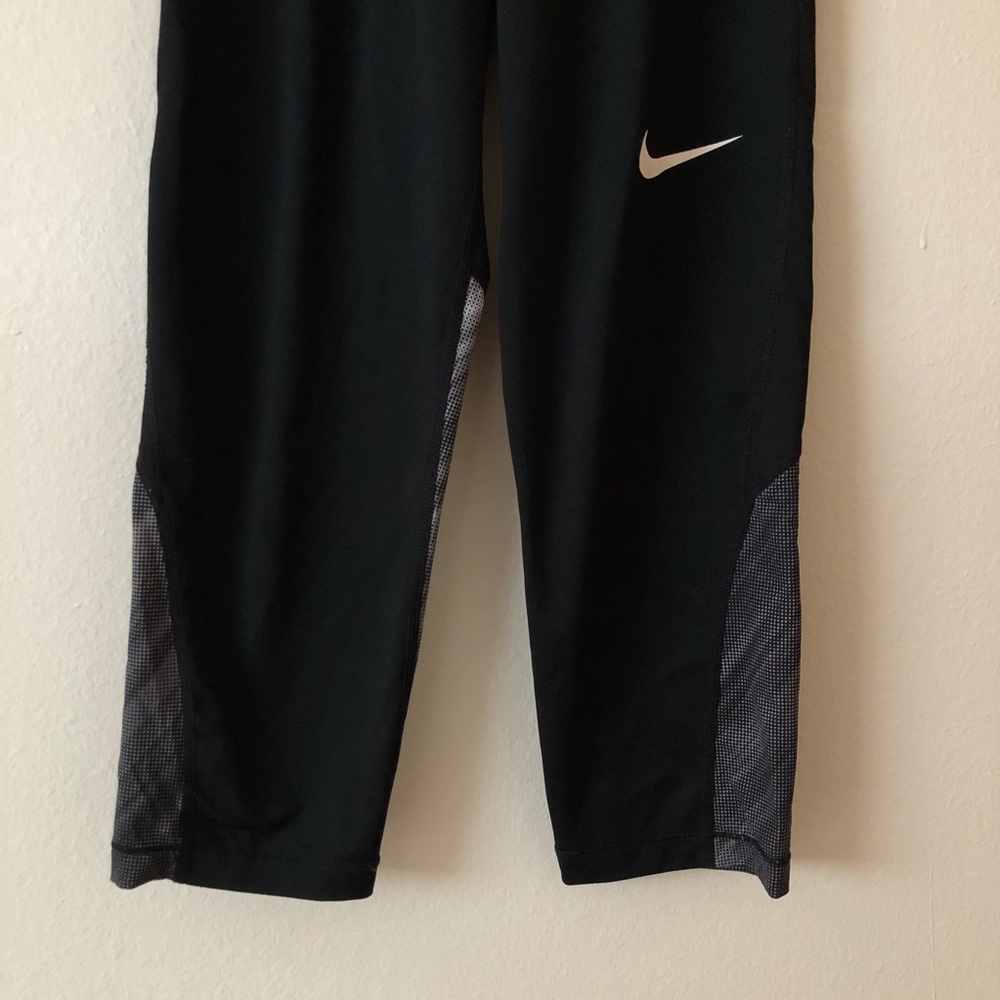Nike Pro Dri-Fit Black Cropped Compression Tights - Picture 3 of 8